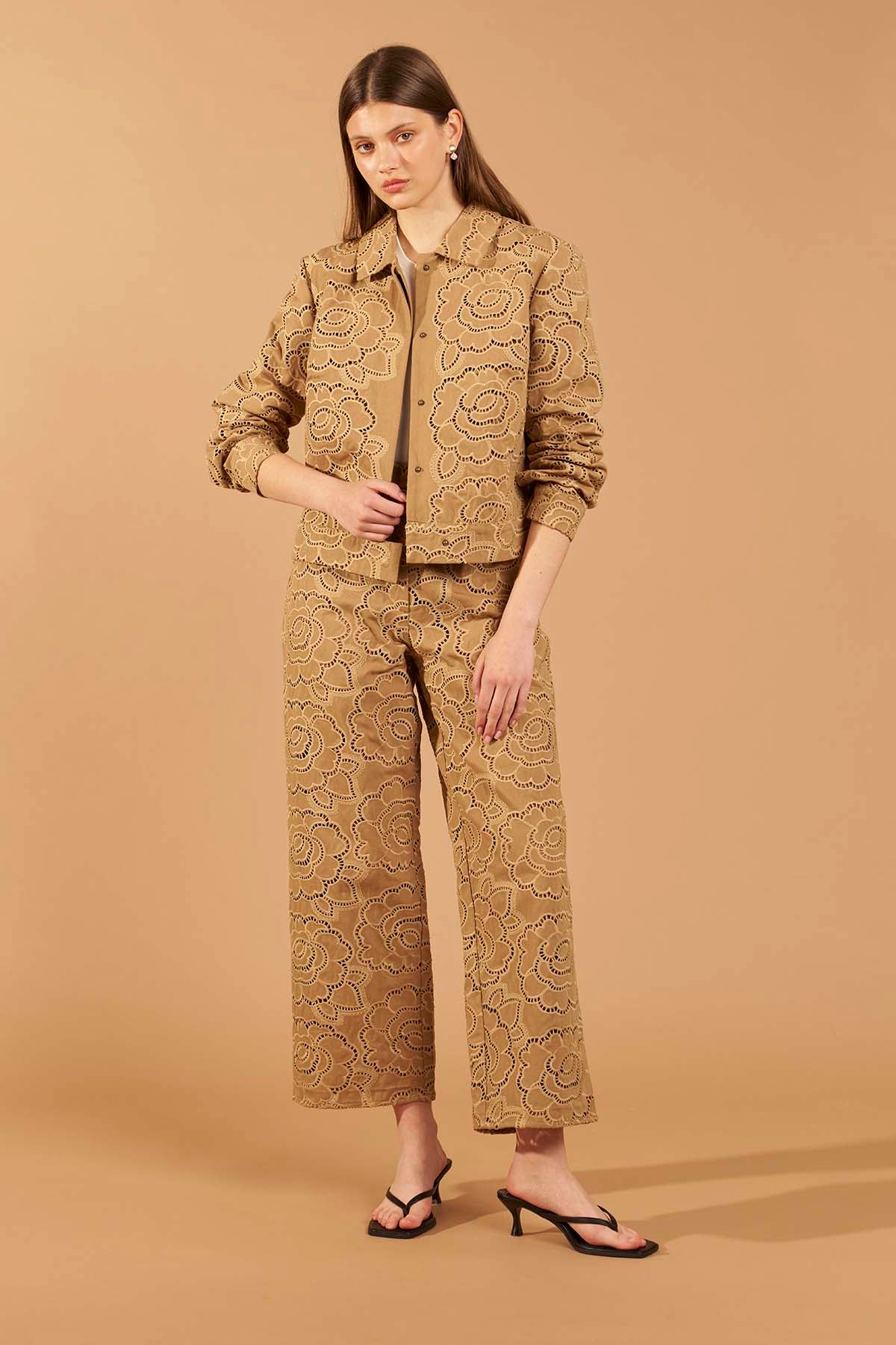 Jaqueta Jeans Bordada - Camel