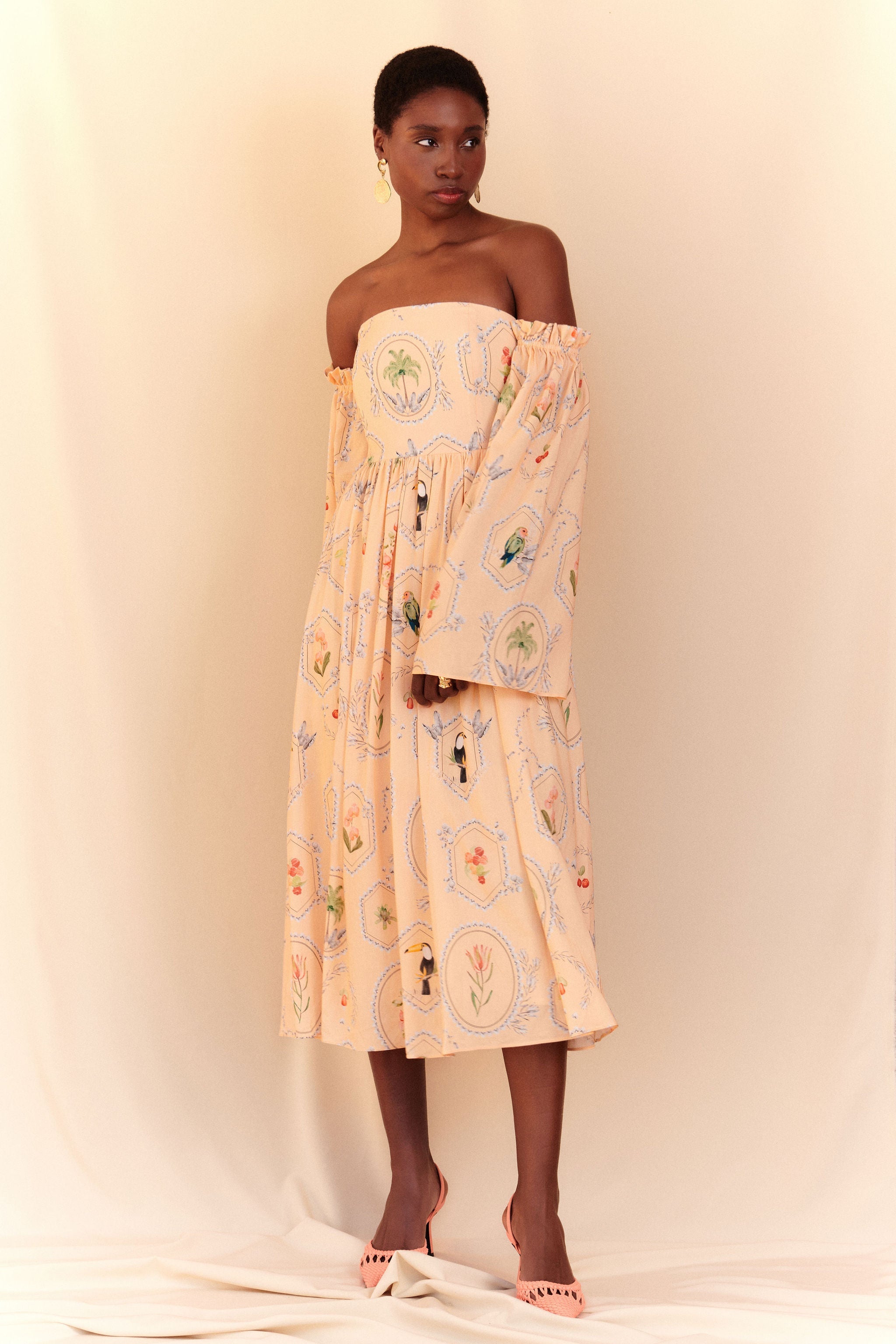 Vestido tomara que caia estampa molduras – mangas removíveis – Rosa Pêssego