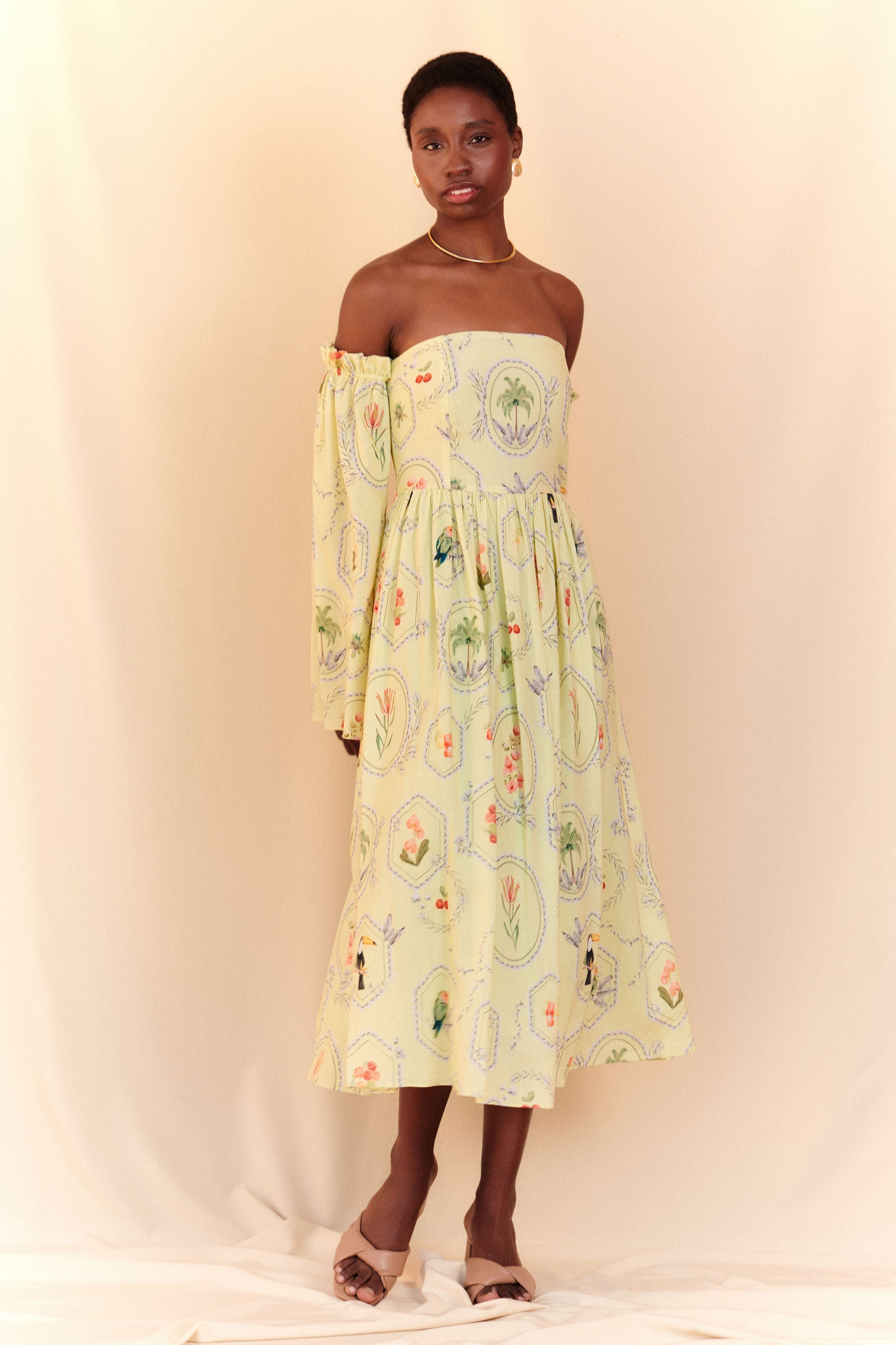 Vestido tomara que caia estampa molduras – mangas removíveis – verde menta