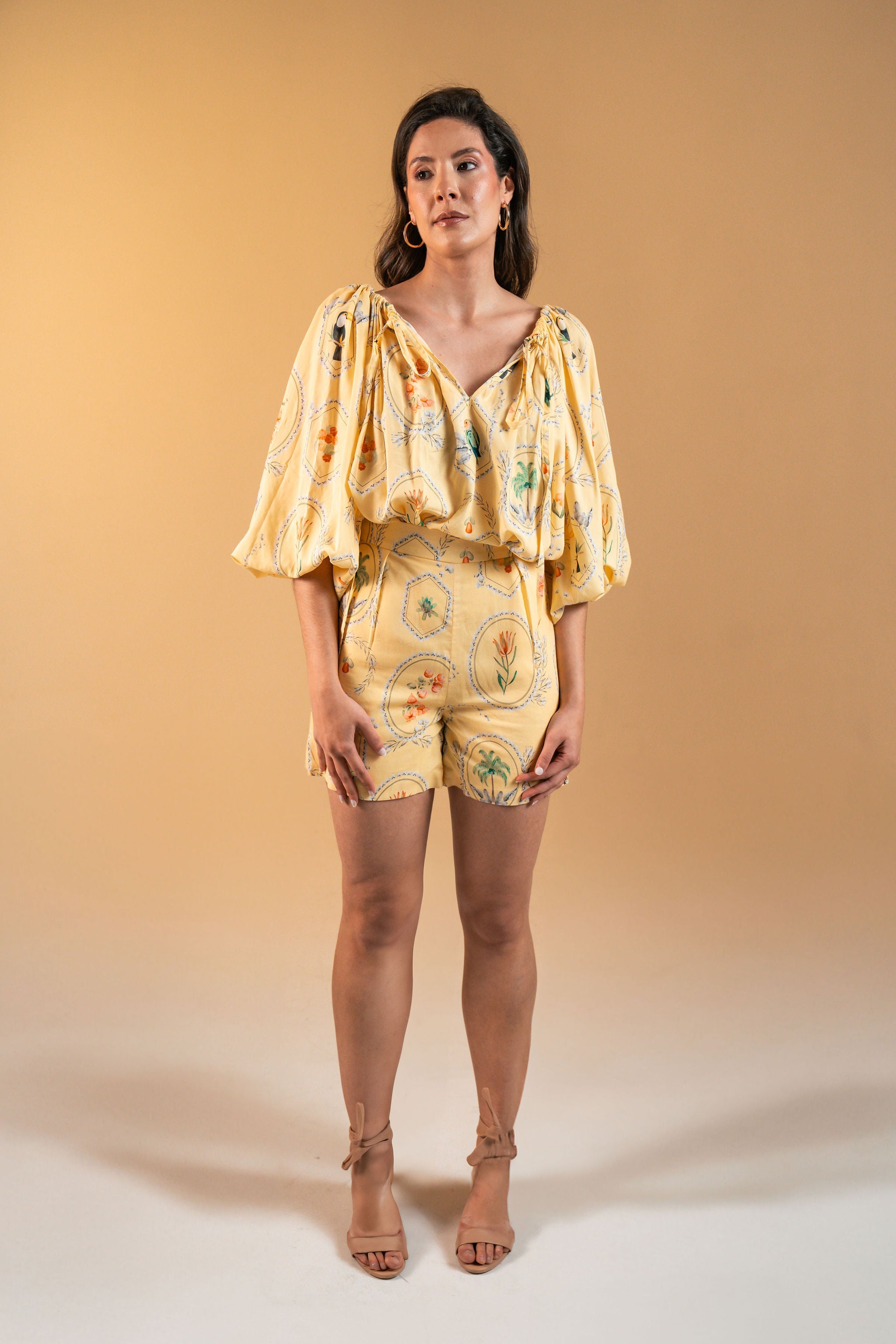 Blusa Boho com amarração e manga Puff - Amarelo Manteiga